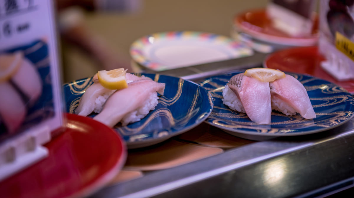 🍣儿子吃撑了！四口之家旋转寿司，一万日元？！😱
