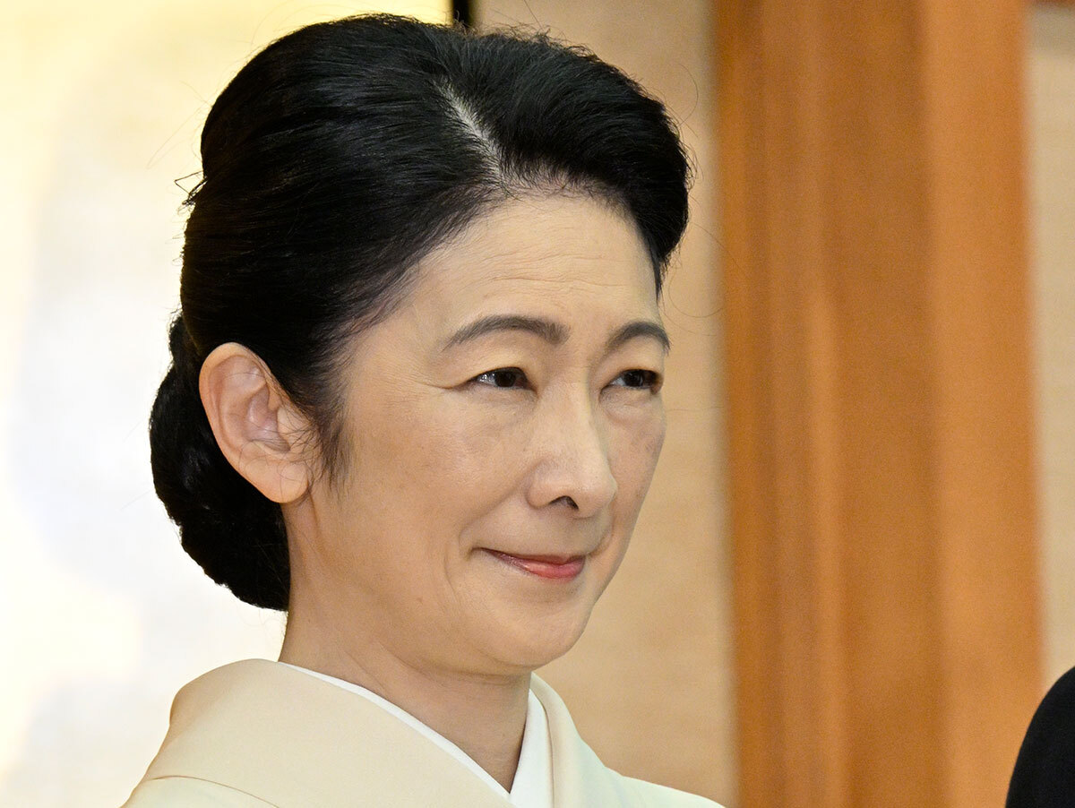 👑 皇室秘辛:表面和谐,实则暗藏危机!