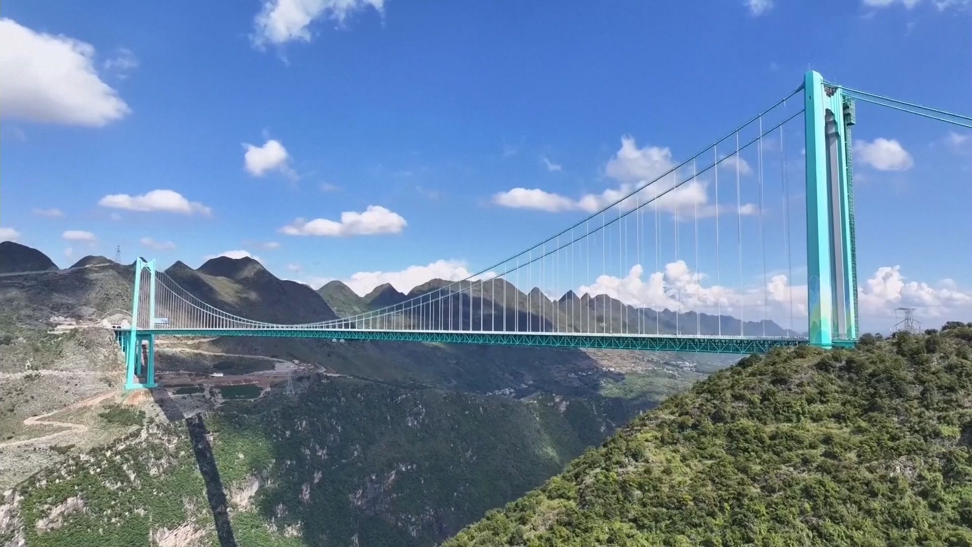 🌉 贵州通天桥！2小时过峡谷，现在只需2分钟！