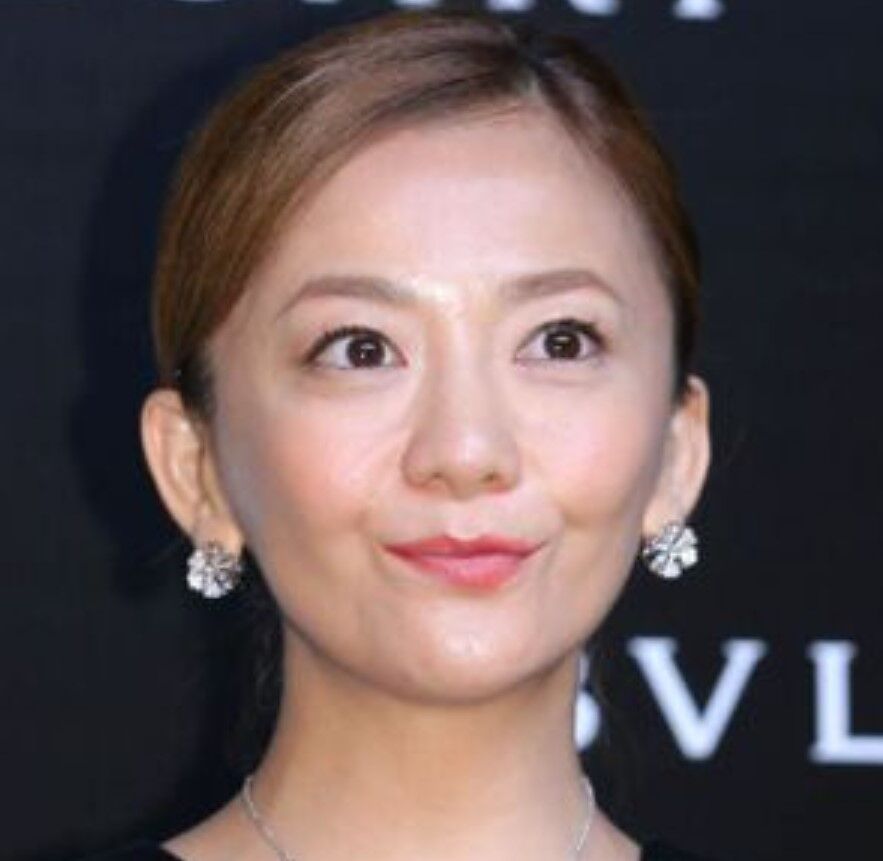 😱 华原朋美惊变!51岁再现容貌,网友:这还是她吗?