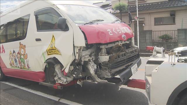 🚨幼儿园校车事故：孩子们吓坏了，现场太揪心！