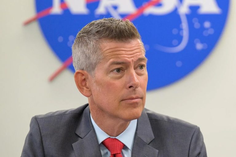 🚀马斯克:NASA临时一把手“蠢到危险”!