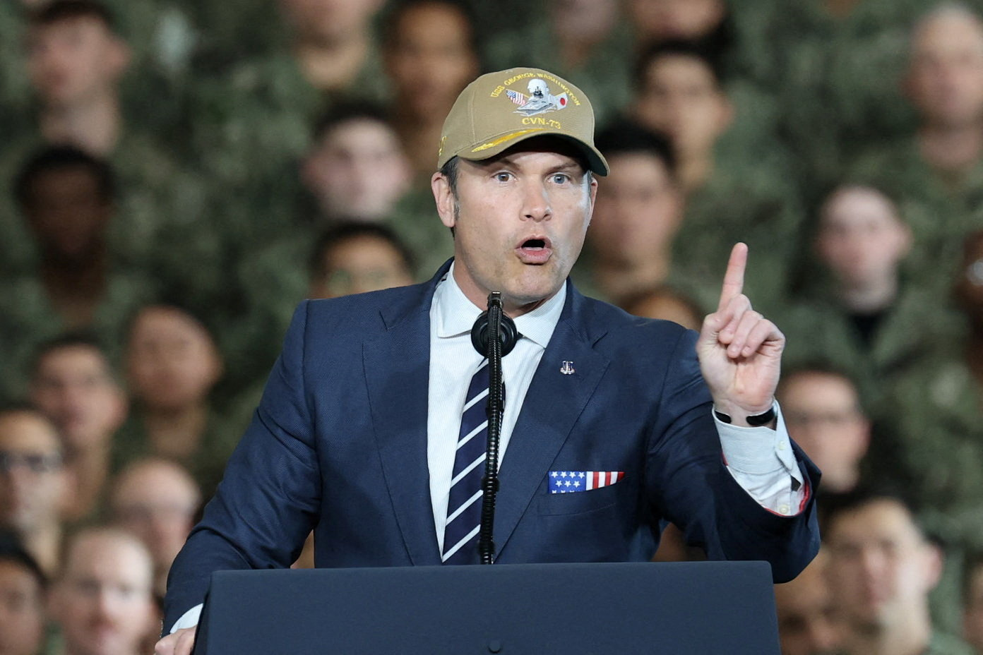 💥美军痛击“毒船”,14人殒命!