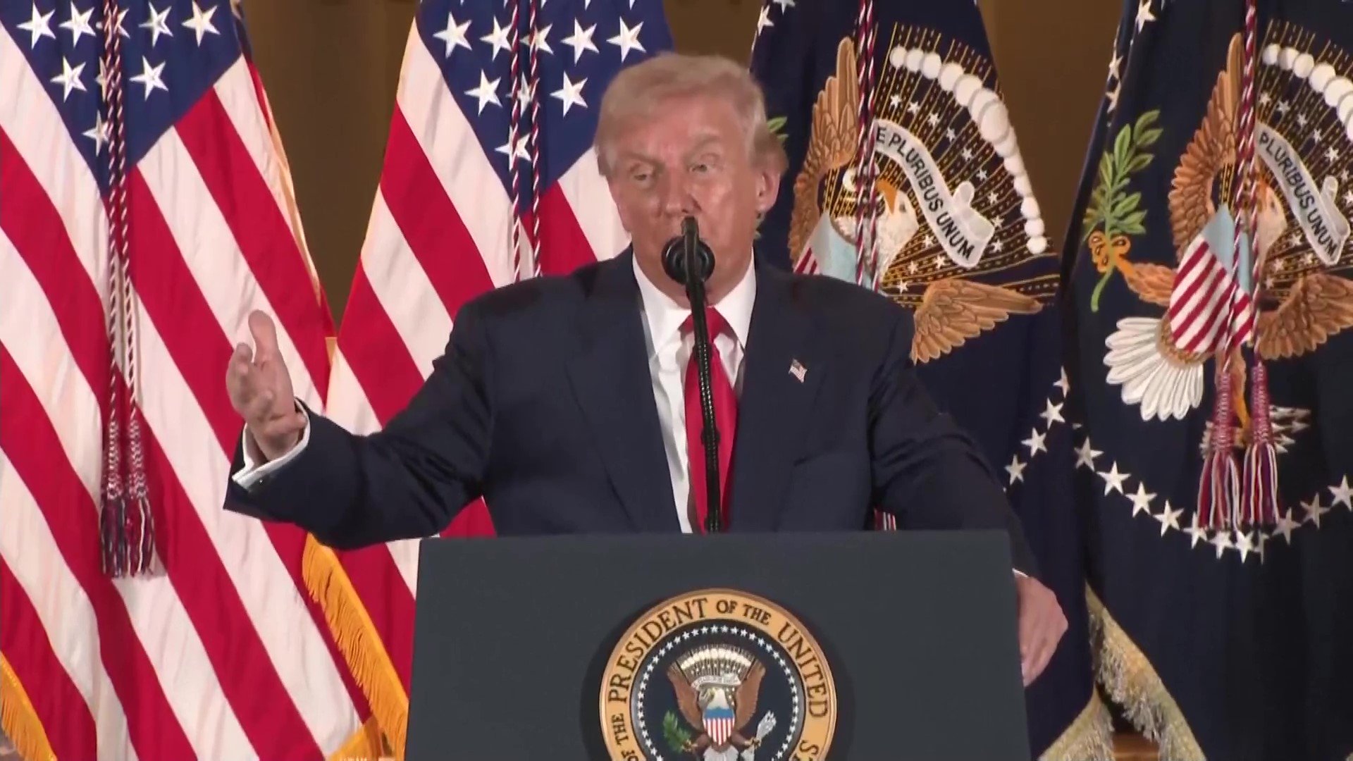 🇯🇵💰特朗普喊话:日本砸钱来美!韩日会谈,再等中国!