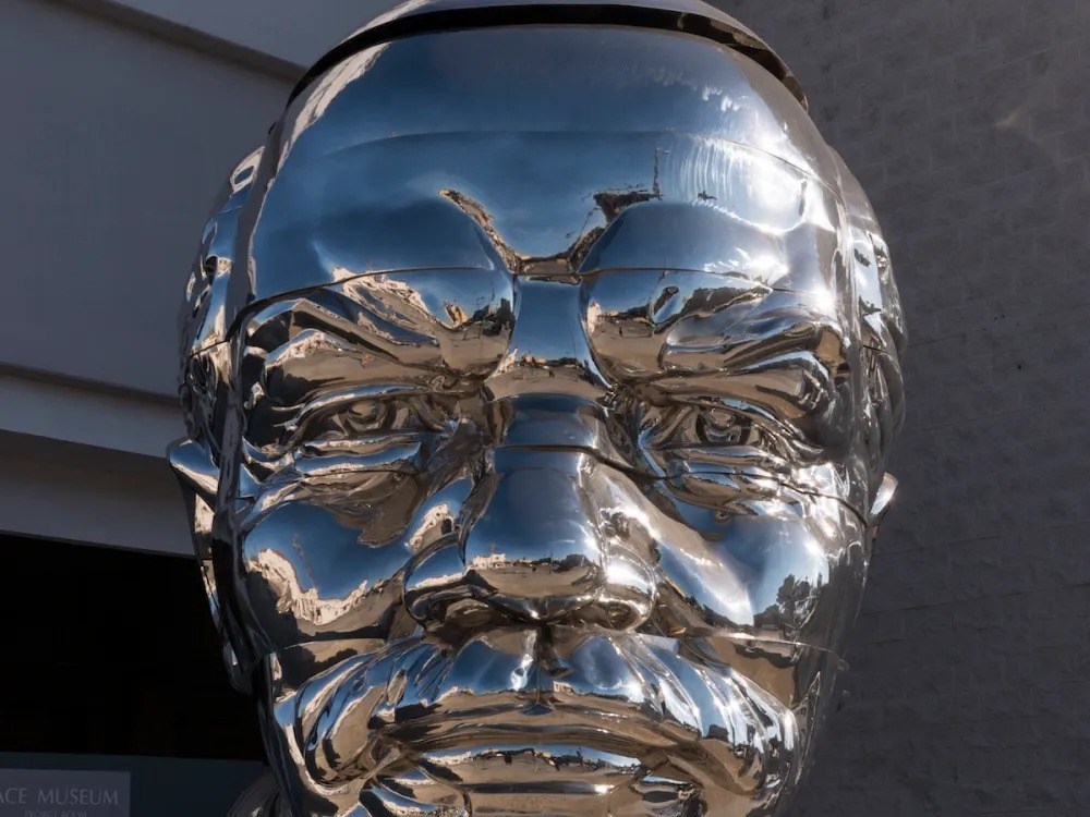 🚨🇨🇳 痛心!辱英雄艺术家被捕,健康恶化!