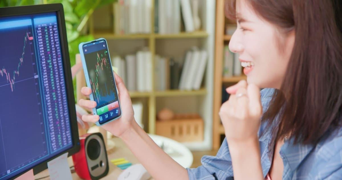 💰职场40年：她靠股票分红，每年坐收2000万！