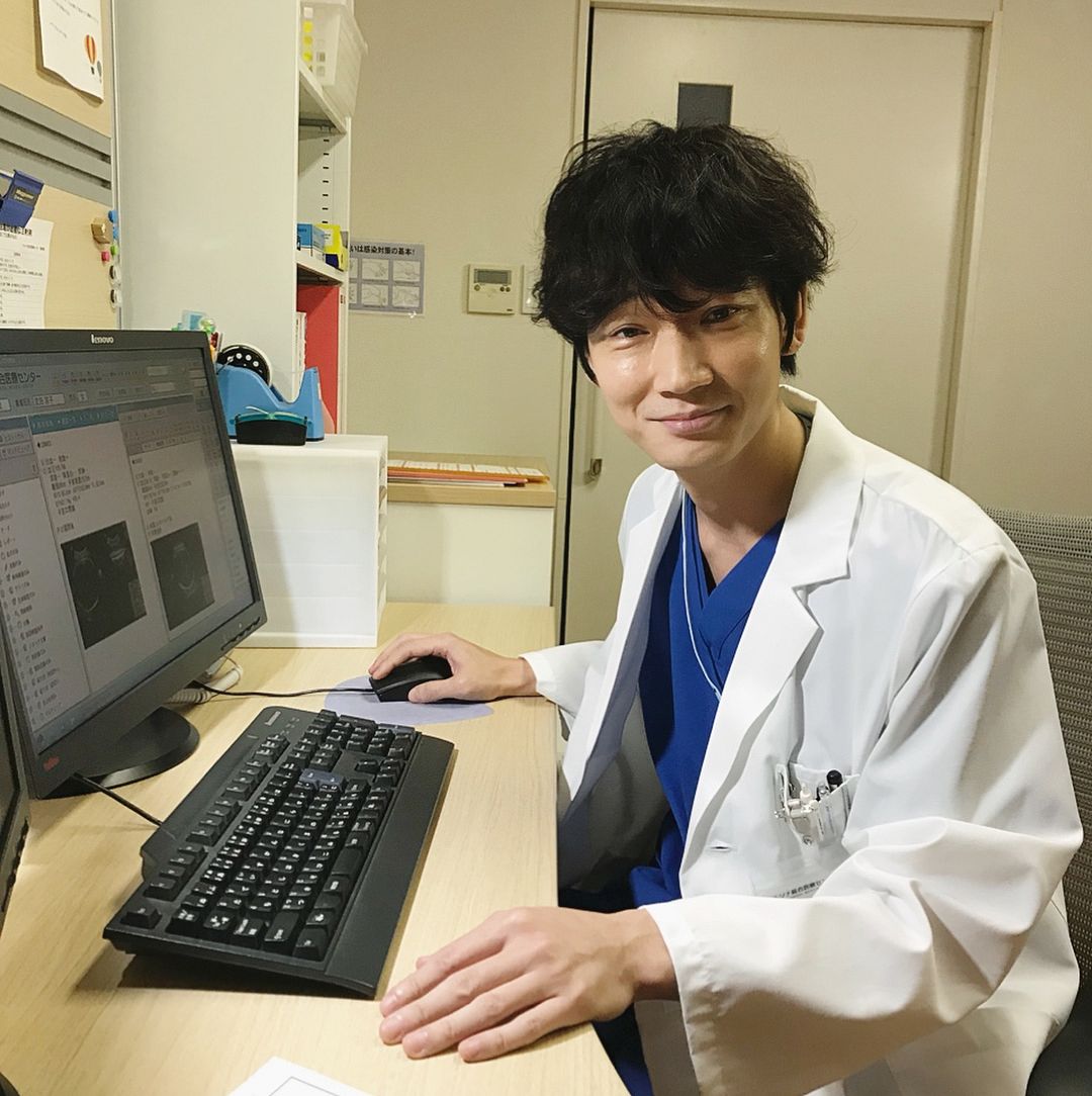 💥认不出啦！43岁男神婚后大变身，烟熏胡茬，太震撼！