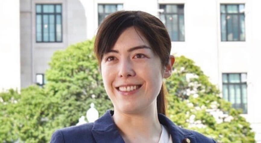 💥大臣竟是动漫迷!反差萌瞬间击中!