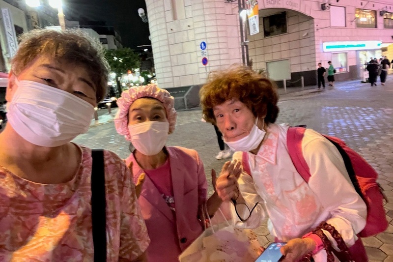 🔥老夫妻失火后：昔日经理揭秘，无钱养老的绝望！