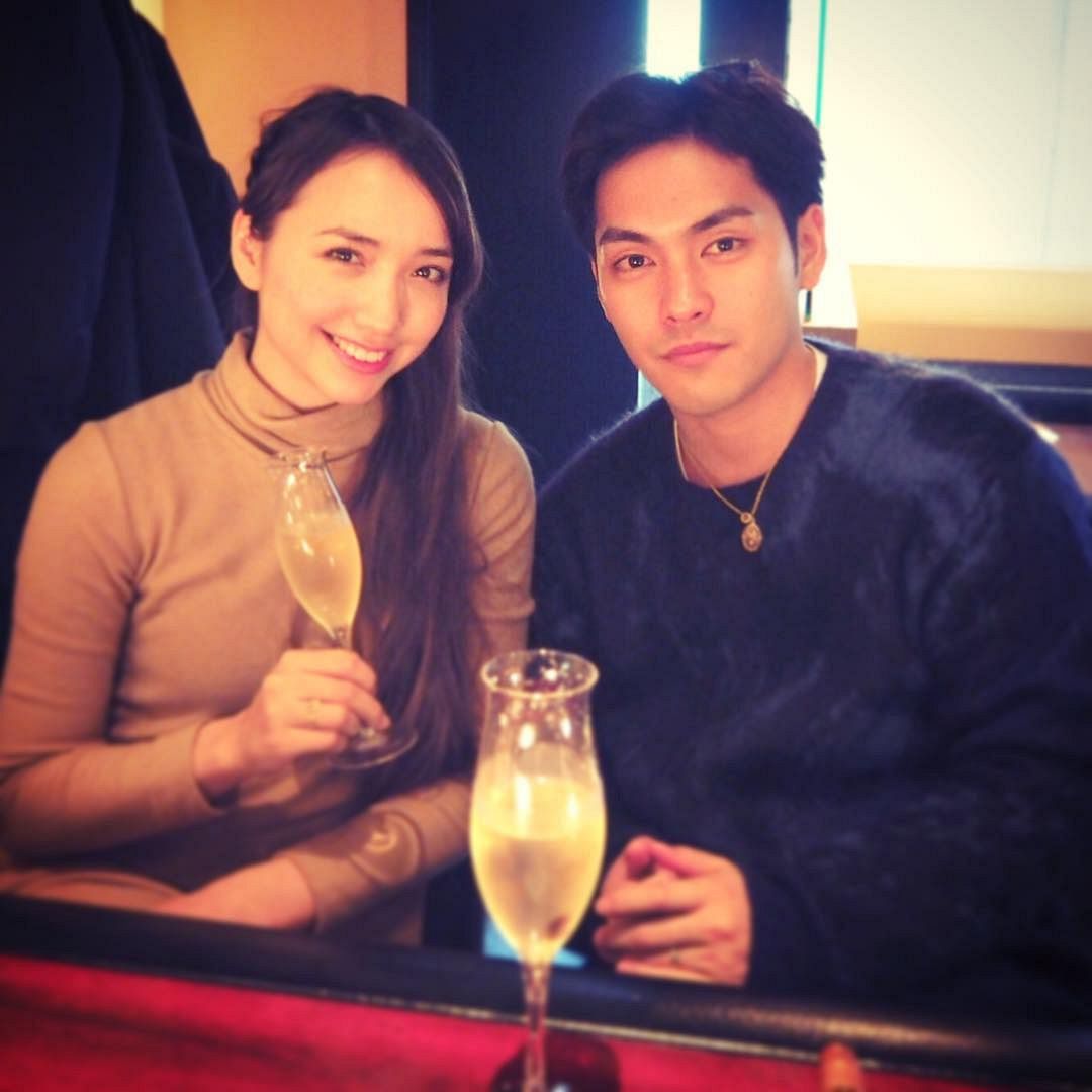 🎉19+21岁闪婚！星二代15岁美照惊艳，从小可爱到大美女！