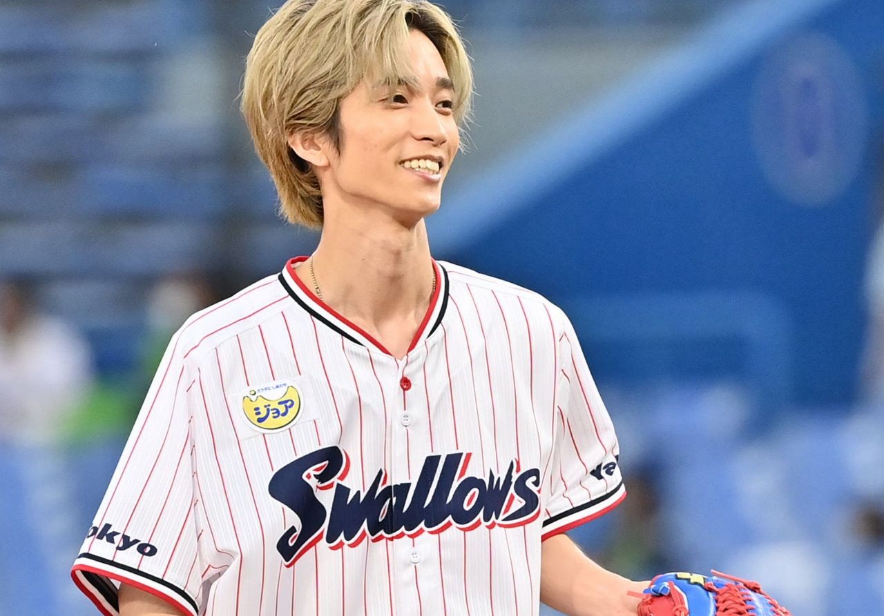 💥顶流偶像与超帅哥哥的秘密合照！这反差萌…谁懂？