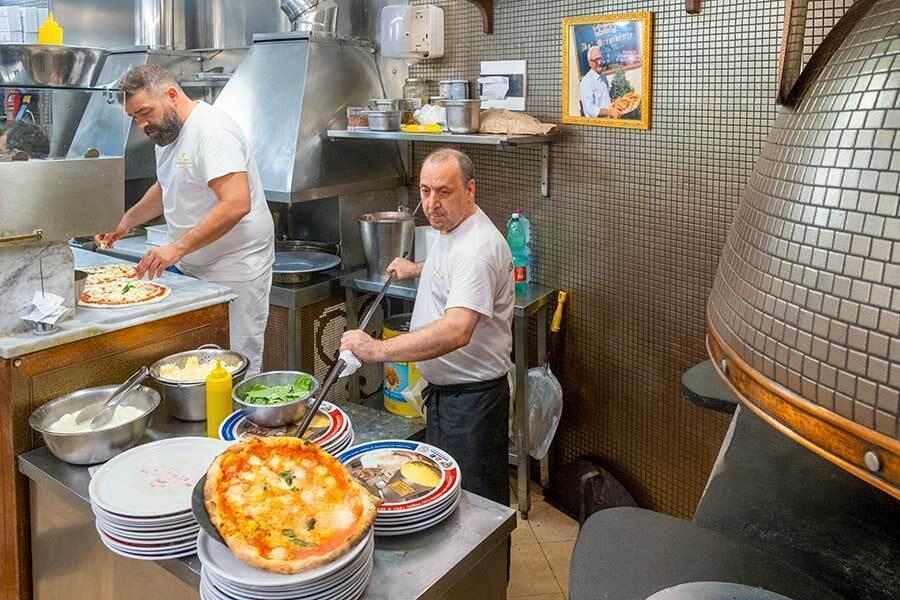 🍕意大利人：这吃法，简直了！日本人专属的“雷区”披萨！