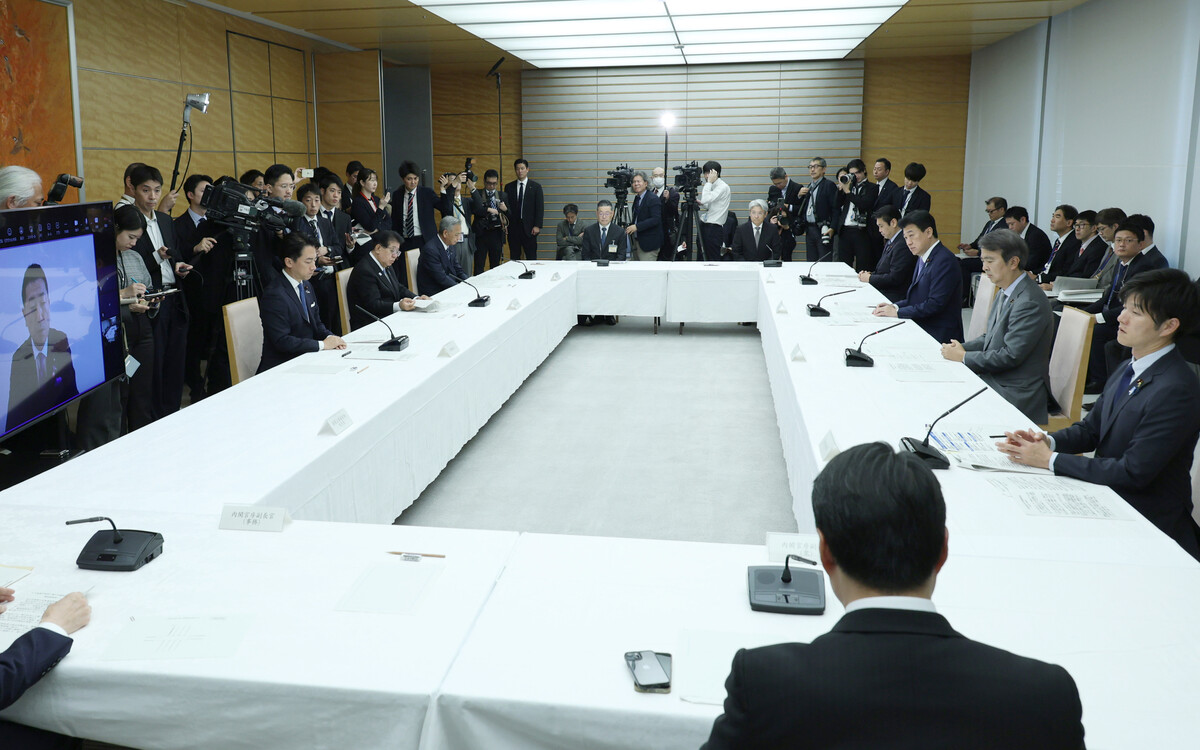 🚨熊来了！警察出动真枪，政府紧急应对！