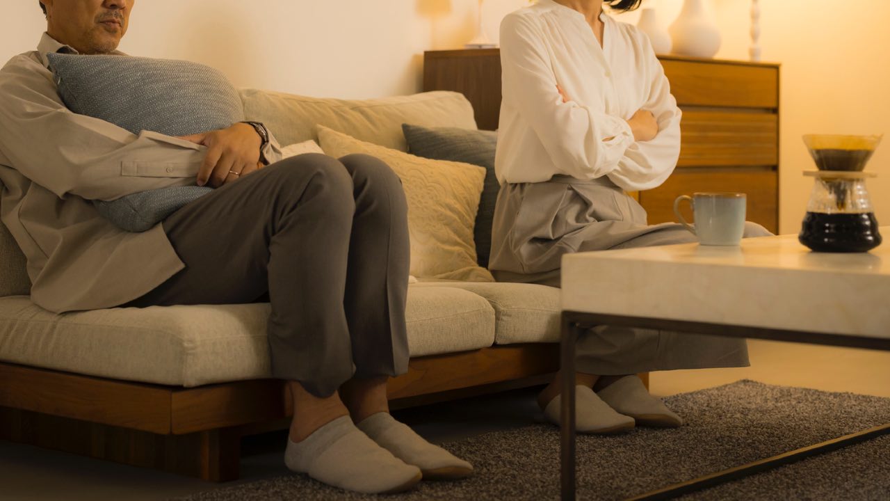 🏠年收百万夫妻:新房2年后,妻子深夜一句“后悔”!