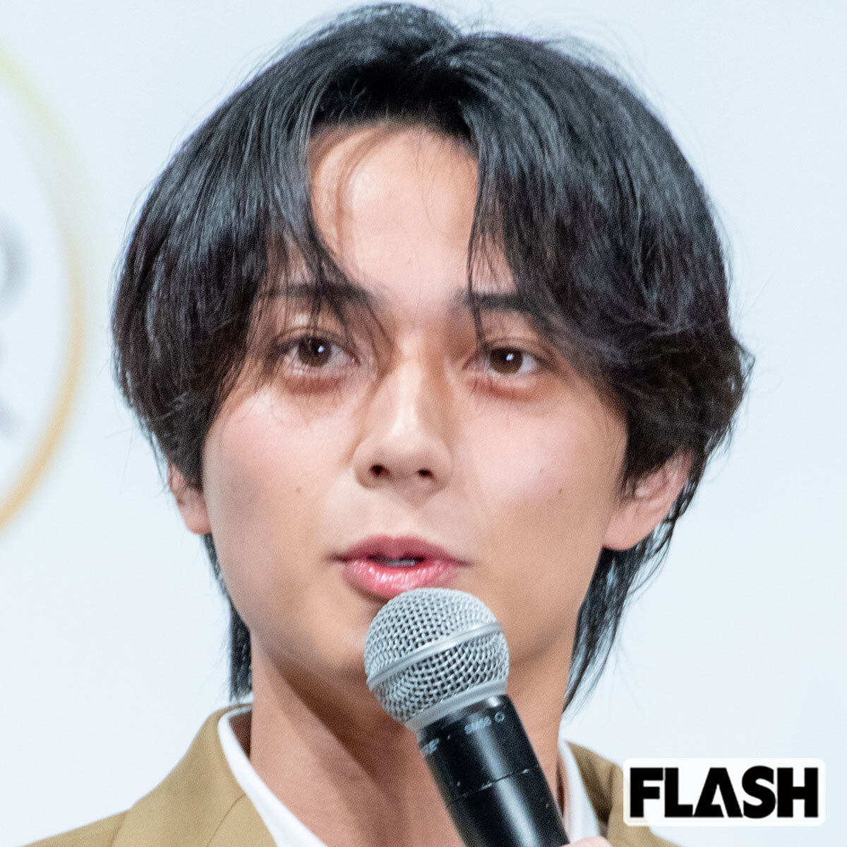 💥换脸风波！粉丝怒了：代言变脸，品牌方这波操作…？