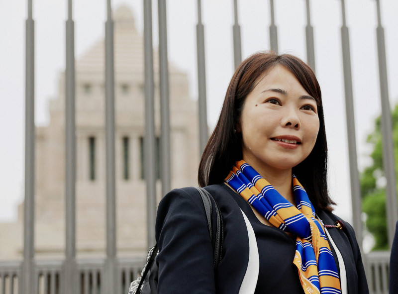 😱小林大叔:我投错人了!高市赢了?!