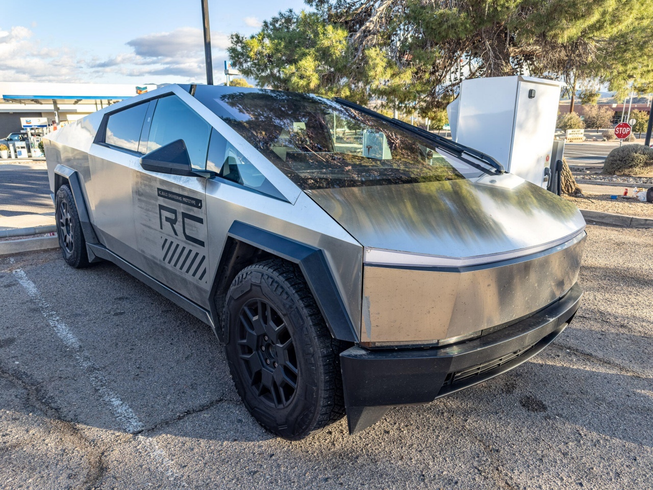 🚨特斯拉皮卡：又出问题！10次召回，真香定律？