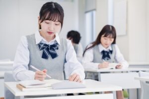 💥私立高中学费大变！800万年收家庭，能省多少？ 封面