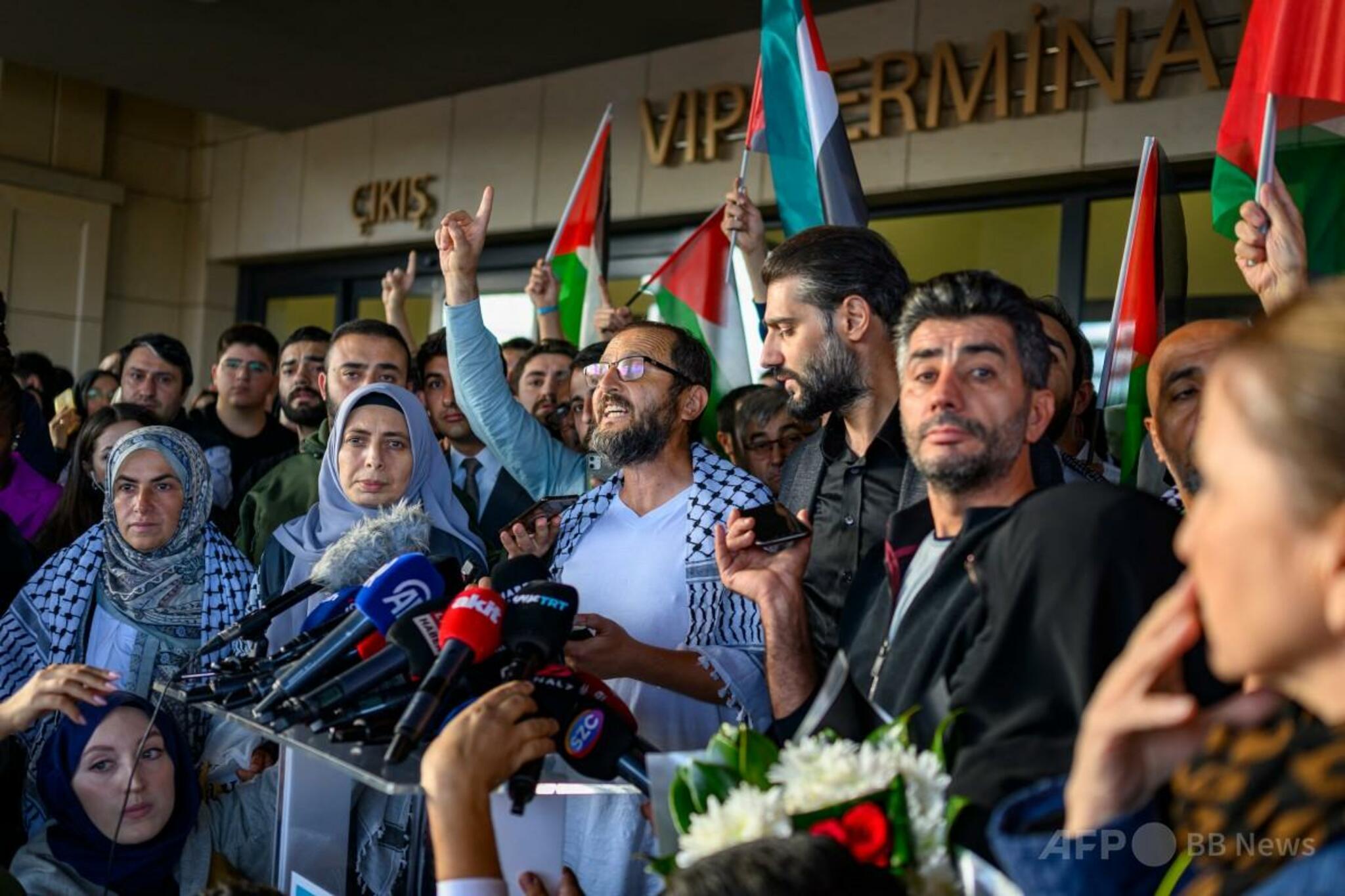 🚨被遣返的救援人员：以色列像对待动物一样！