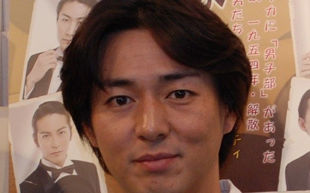 😱53岁男神变脸惊呆！与昔日美少女老婆庆结婚纪念日！