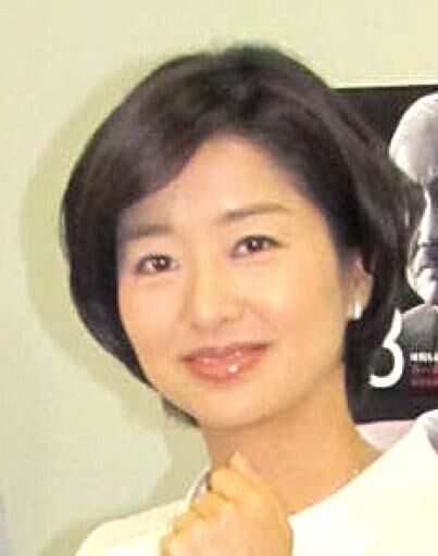 😱 突发!美女主播直播时石化了…(日媒)