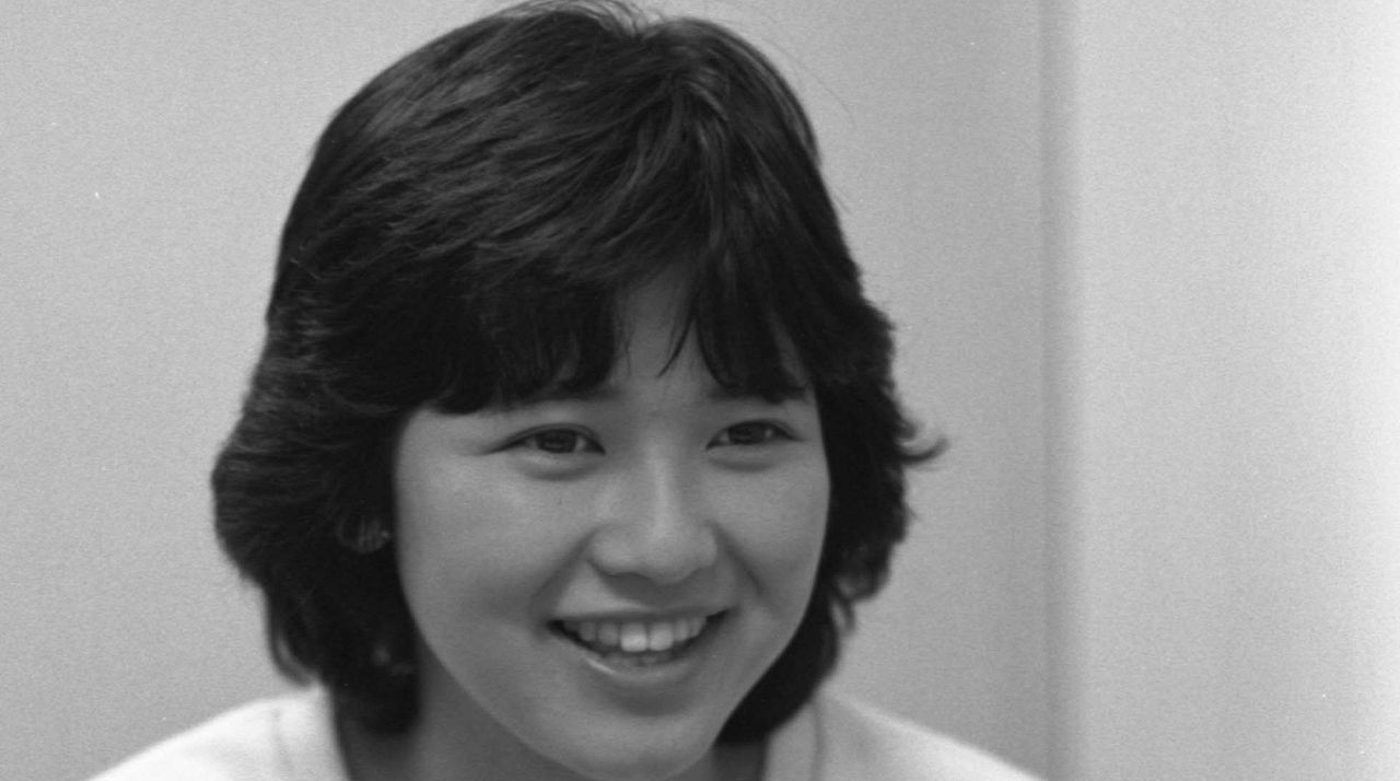 👰‍♀️35年秘密婚礼！昔日偶像妻大胆露面，恋爱照甜翻！