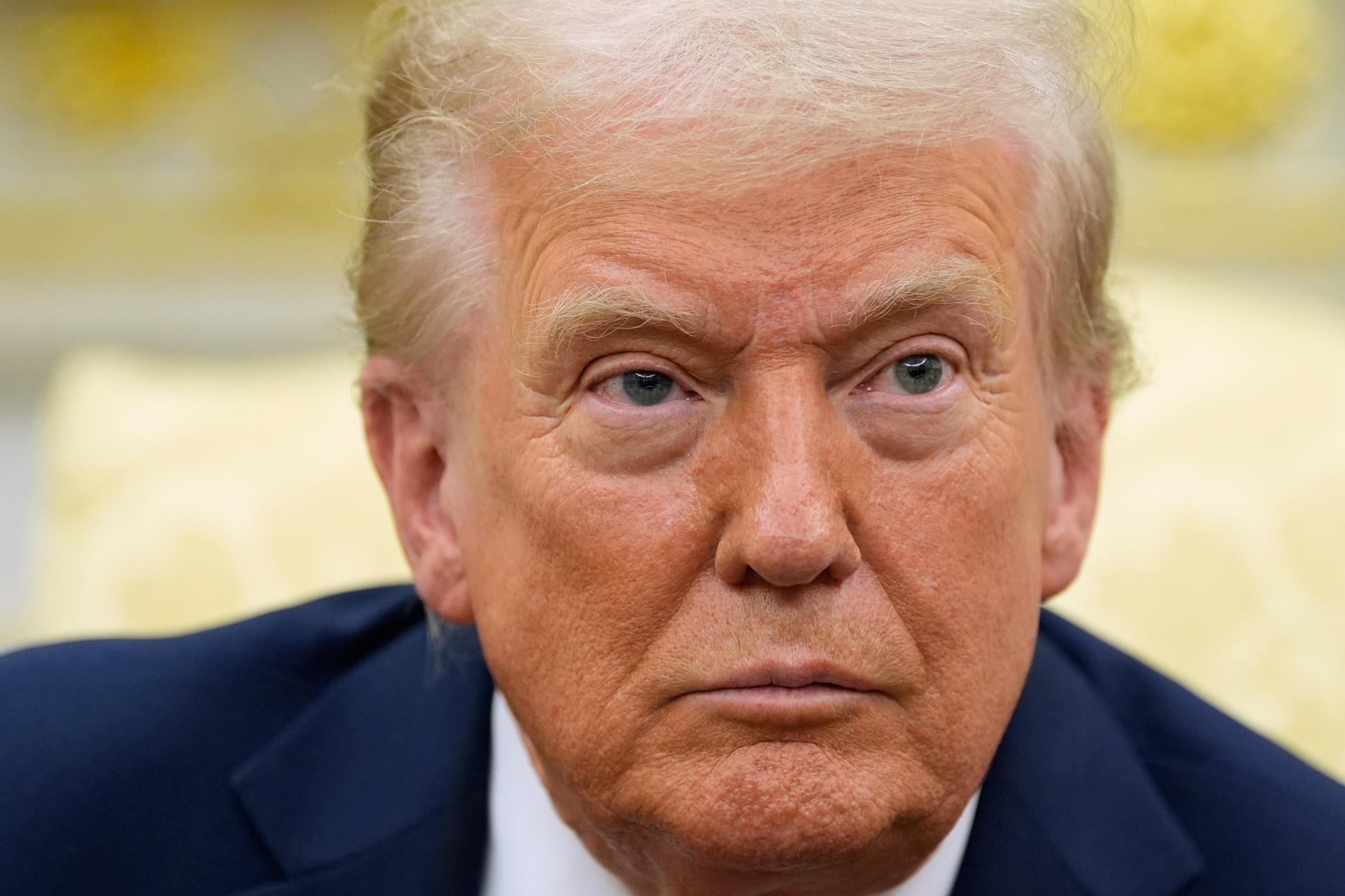 💥 特朗普被冷落?美国高官:政治至上!