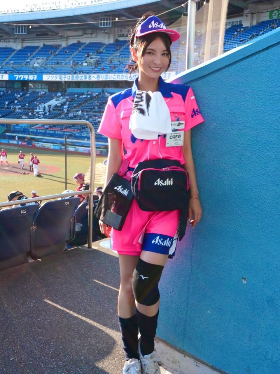 🍺太犯规了！这绝了！清凉啤酒妹，身材火爆！