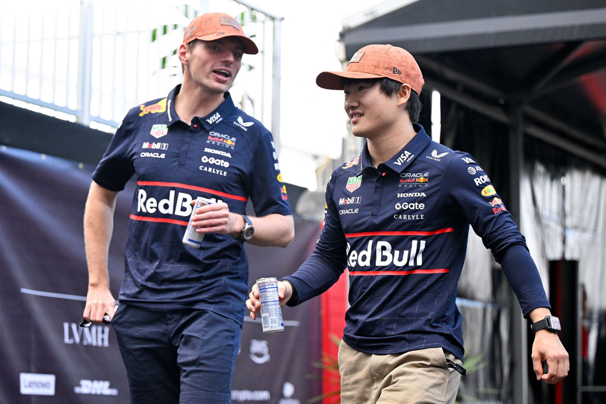 💥角田裕毅暴怒!赛道失误,怒怼队友!