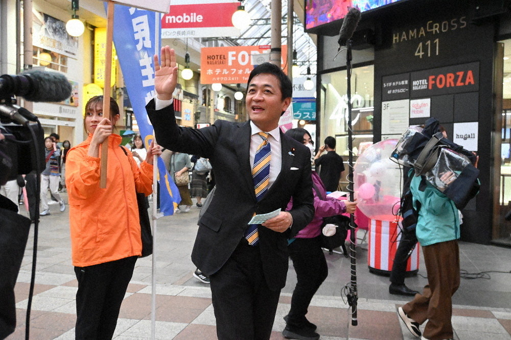 💥政客也想“瘦身”？减员计划竟获支持！