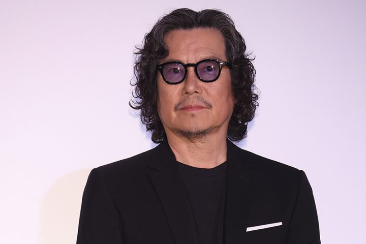 💥痛心！丰川悦司秘密入院，剃光头与病魔斗志！