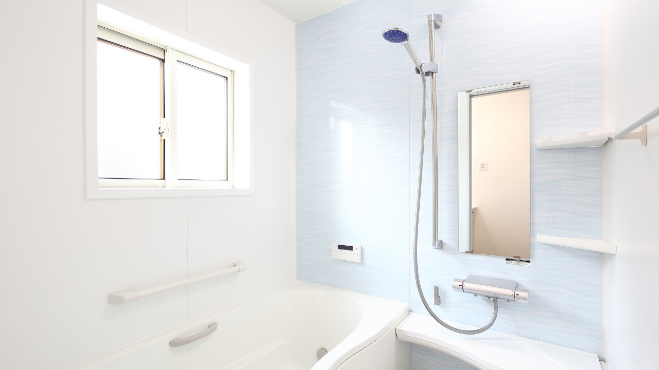 🛁 寒夜，奶奶的“断浴”日：13万养老金，不敢洗澡…