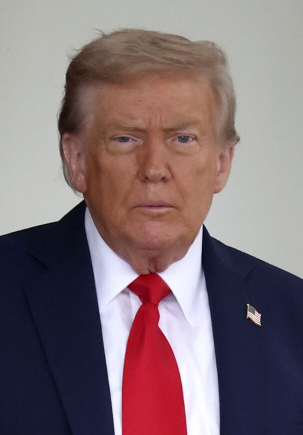 💥特朗普：AI恶搞视频满天飞！😱