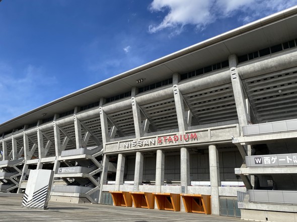 🏟️球场“卖名”:是机遇还是糟心?