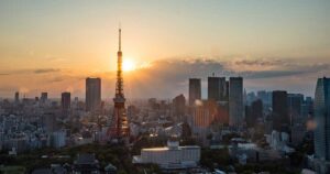 💥72岁教授的“大国梦”？经济专家揭真相，扎心了！ 封面