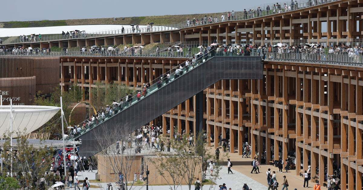 🚀大阪世博:从太空看,屋顶细节也清晰可见!