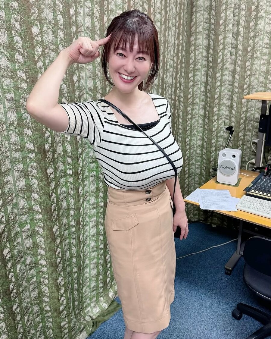 🔥前NHK女主播大胆秀!铁棒姿引爆全网,太拼了!