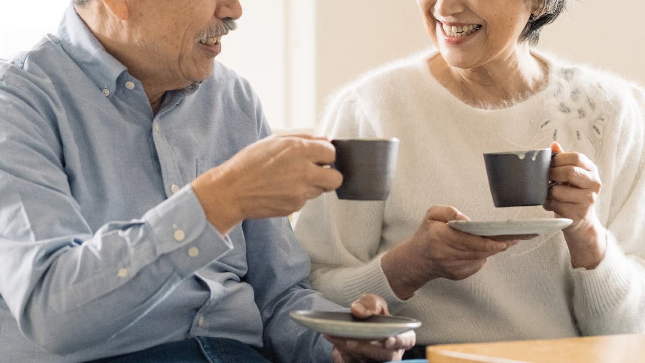 🏠还清房贷,却要搬走?七旬夫妻的惊人决定!