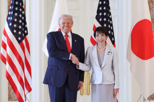 💥高市早苗：空母“变身”！这身行头，绝了！ 封面