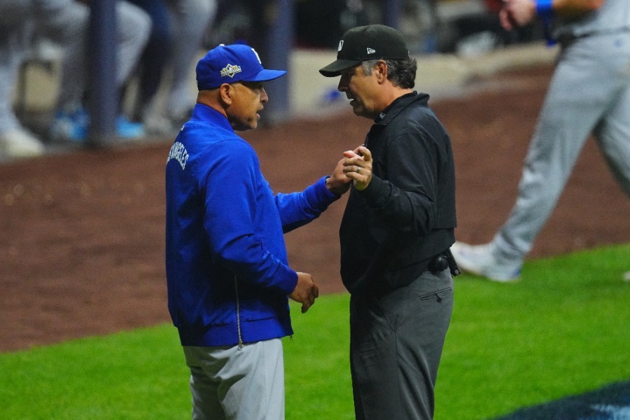 💥痛!关键时刻,竟被“双杀”!全场懵了…