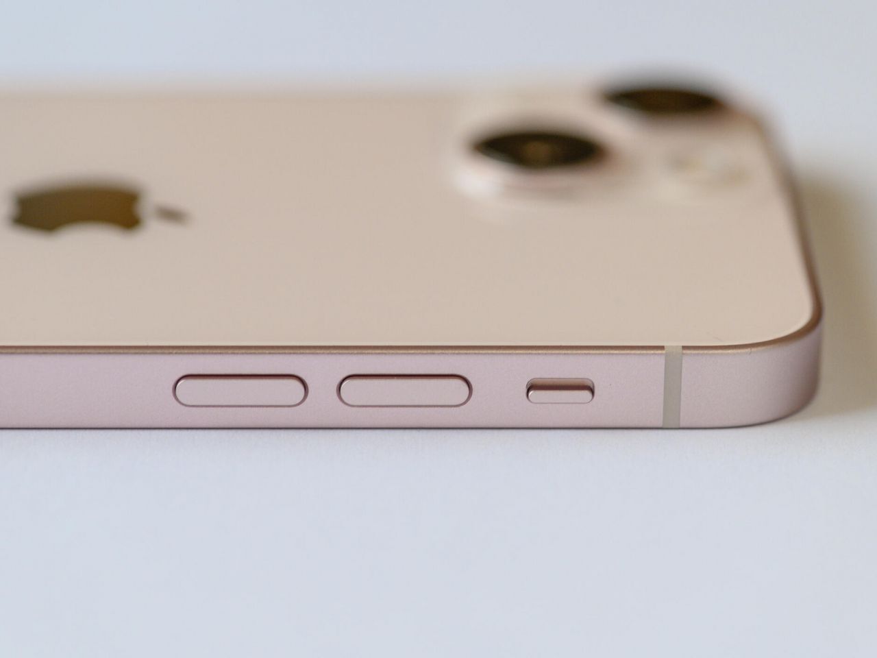 📱iPhone 20:惊!再见实体键,全是玻璃?