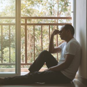 🏠 79岁老母为宅兄点外卖，平静生活竟是“末日开端”！ 封面