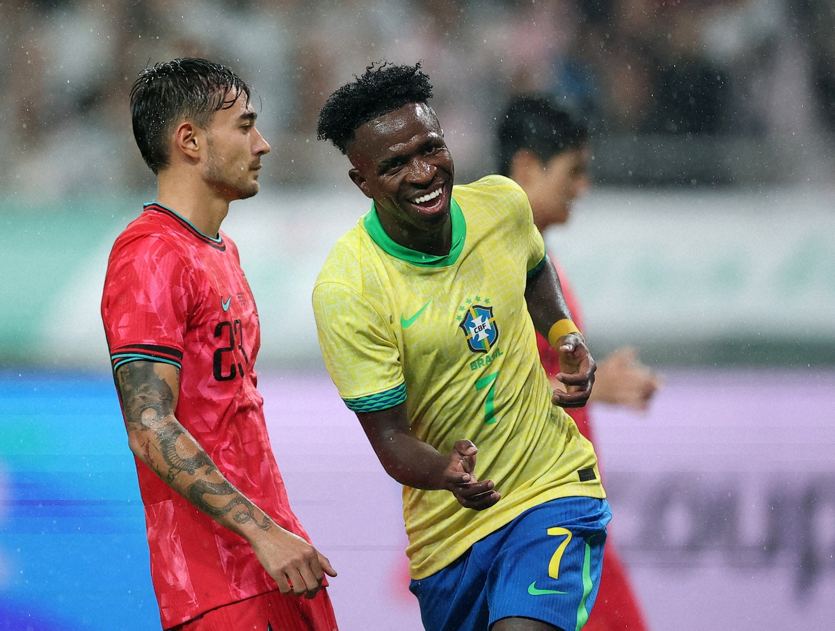 💥韩国0-5惨败巴西！日球迷也惊了：这防守…怕了！