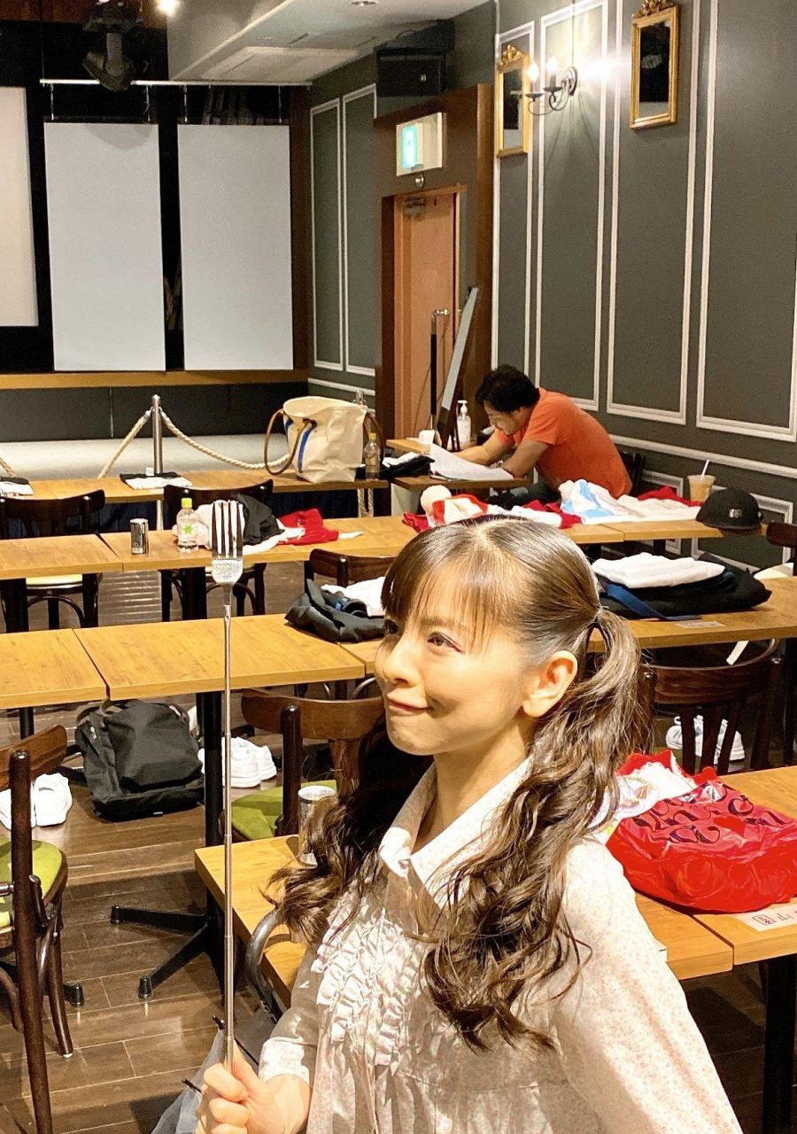 👰♀️ 闪婚+分居?47岁女星恋情大曝光!国民偶像竟是夫君!