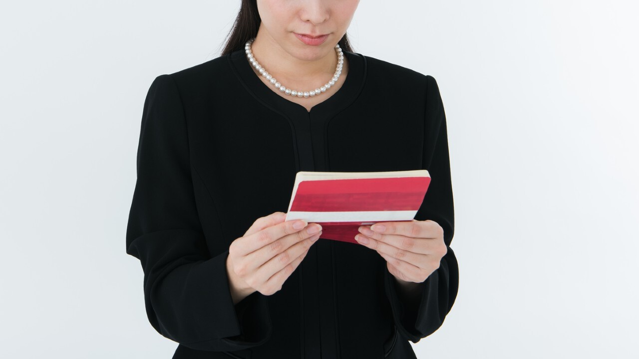 💰老爸留下的1800万…女儿打开存折后，惊呆了！