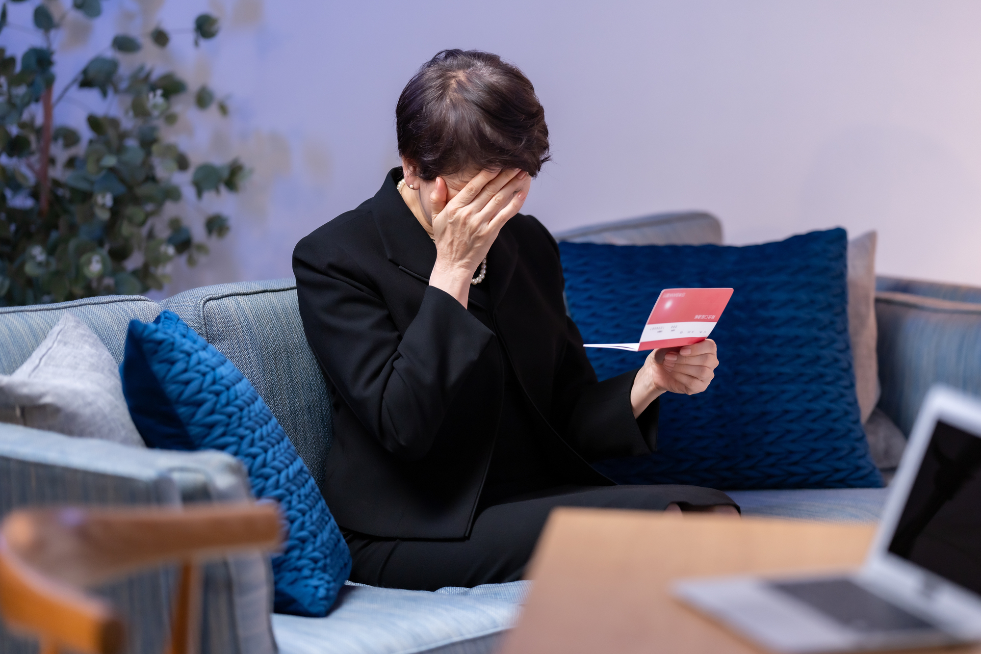 💔 丈夫年入百万，我却被问…？（Finasee）