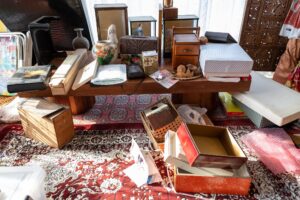 💔 妈不舍，娃想扔？一件小东西，解开生前整理的死局！ 封面