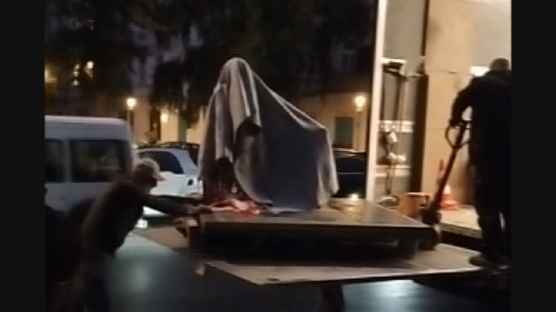 💔柏林“慰安妇”像遭强拆！韩团体怒设！