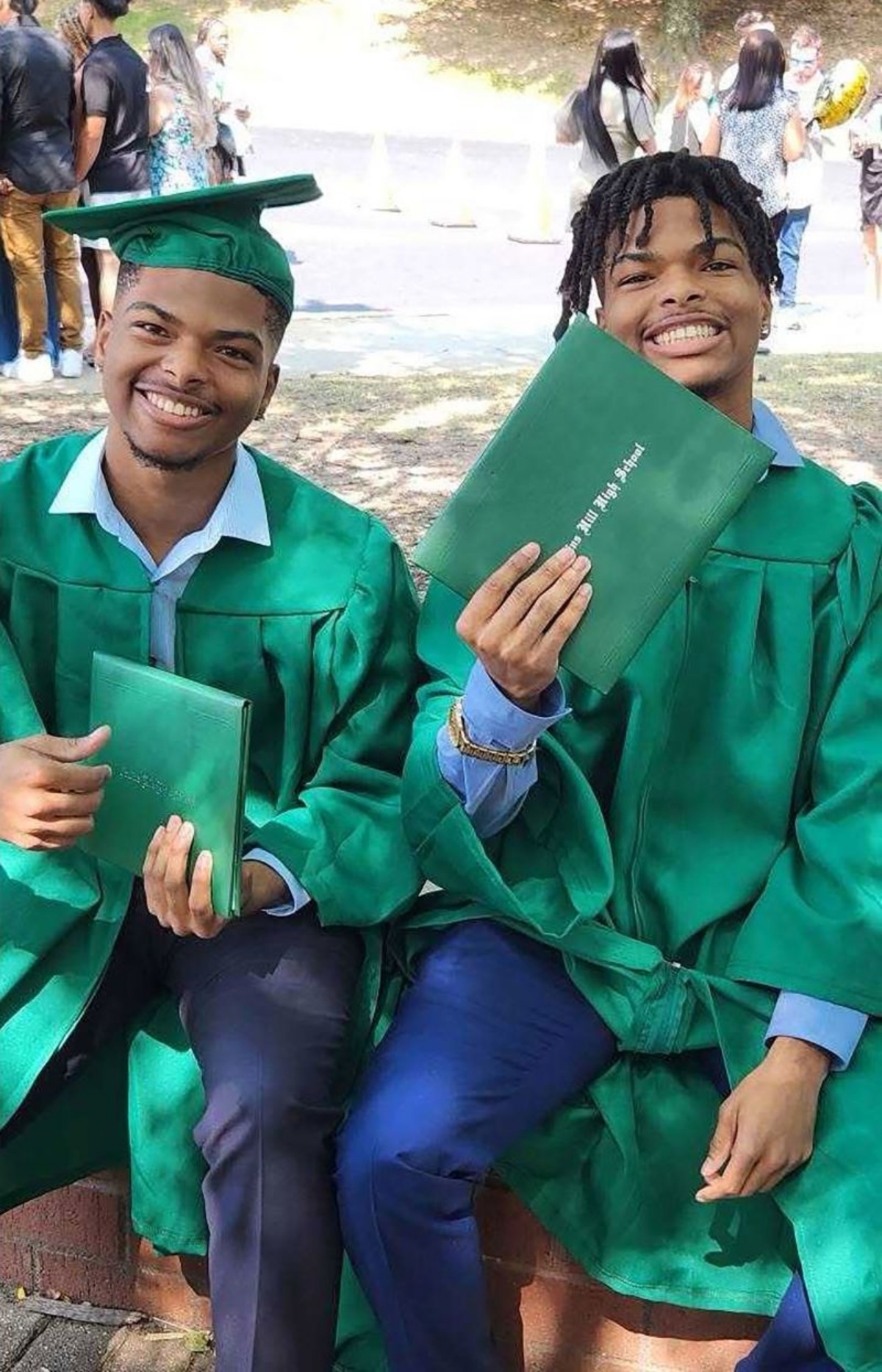 💔 山顶双尸：警方称自杀，家属却不信！