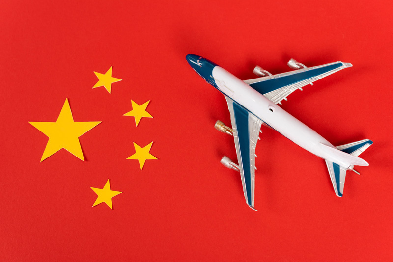 🚀 惊!中国神秘战机低空飞过城市!